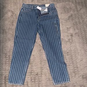 American eagle mom jeans